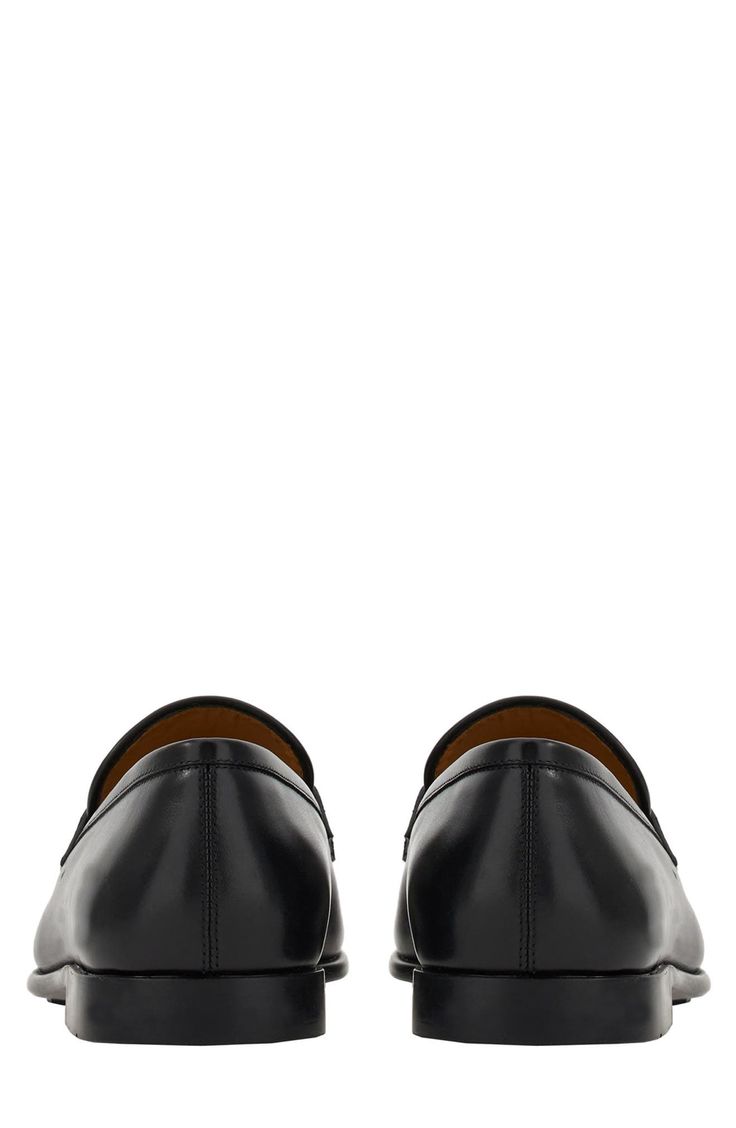 FERRAGAMO FOSTER ( Like New )
