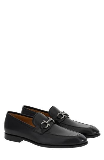 FERRAGAMO FOSTER ( Like New )