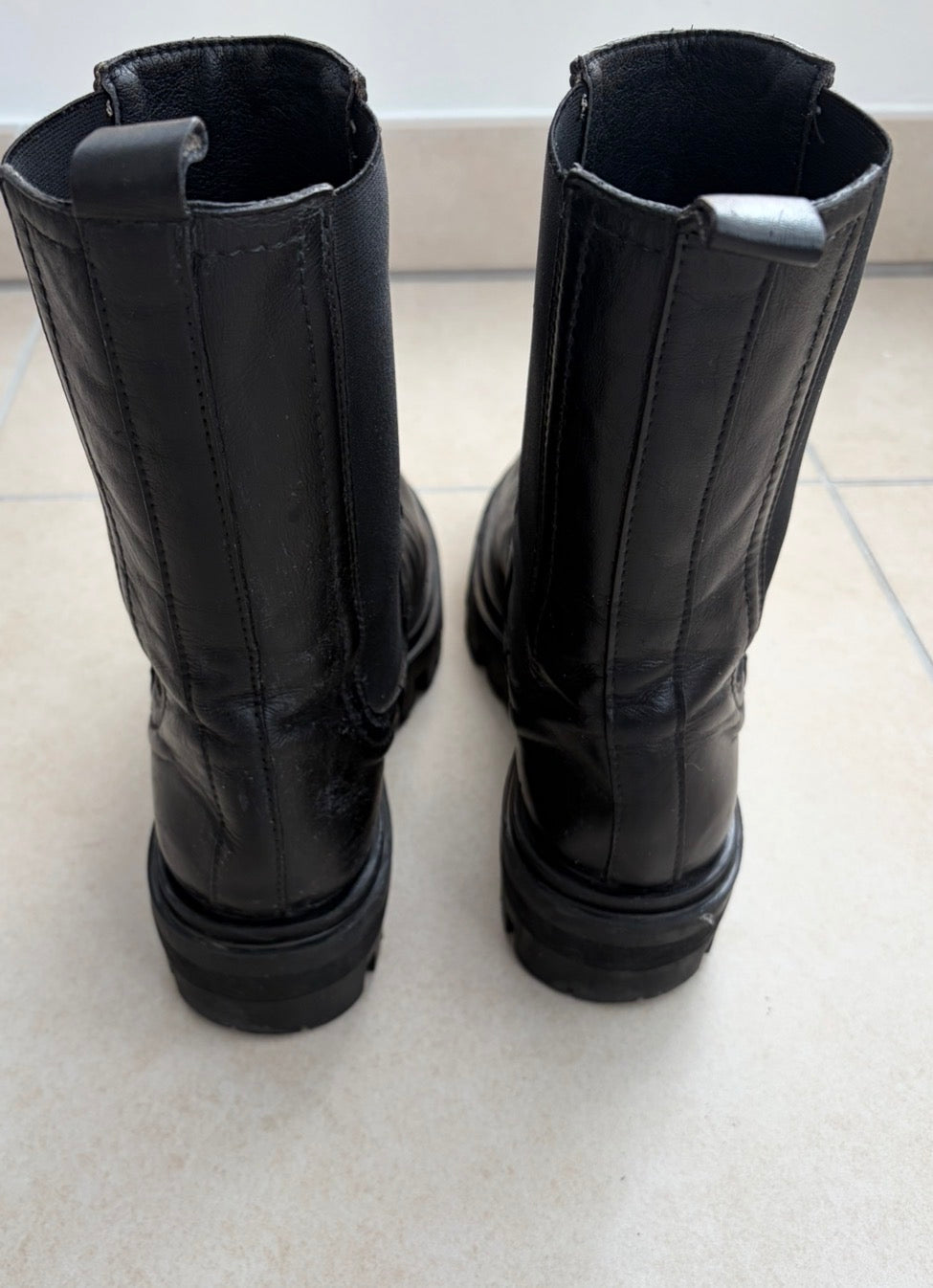 BOTTE EN CUIR SANTONI ( Pre Owned)